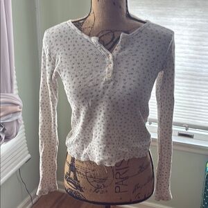 Brandy Melville White and Gray Patterned Long Sleeve Top